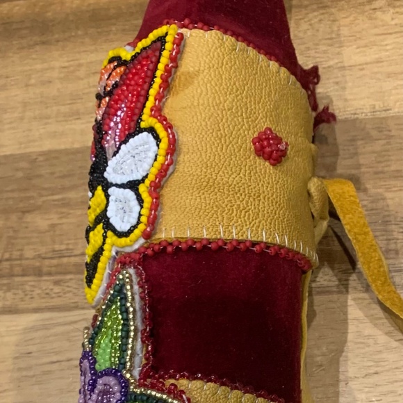 Beaded Tulip Bumble Bee Bracelet - Picture 4 of 4